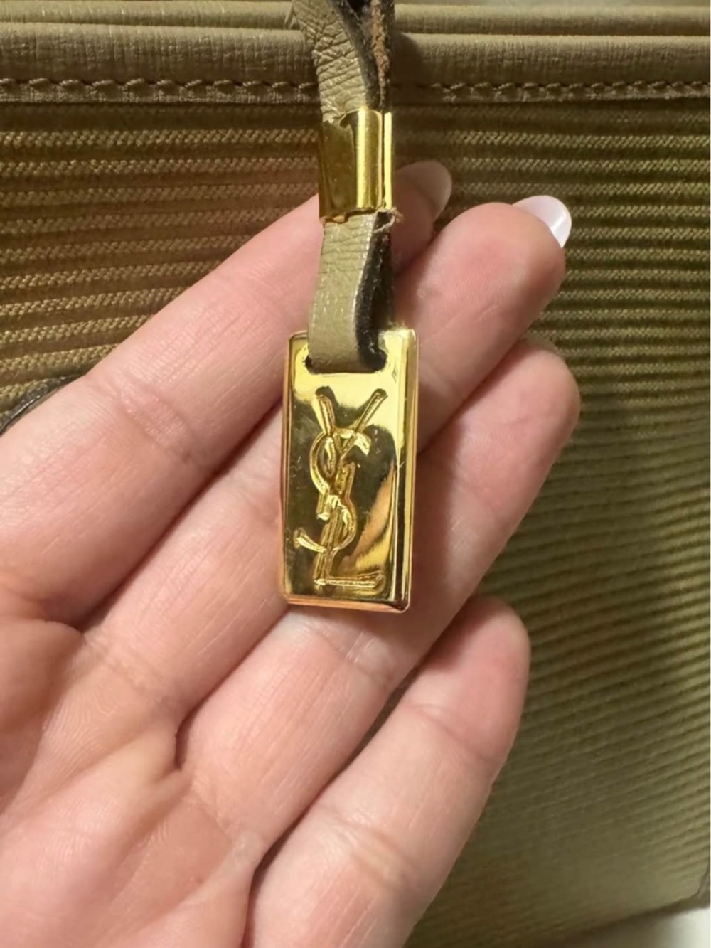YSL Pouch - Picture 4 of 4